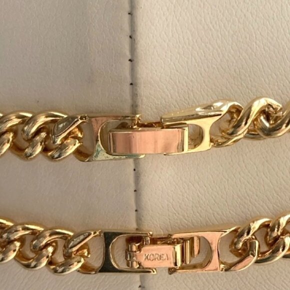 Two Vintage Thick Gold Tone Chain Necklaces Black Rectangular Bars Mod Chunky - Picture 3 of 7